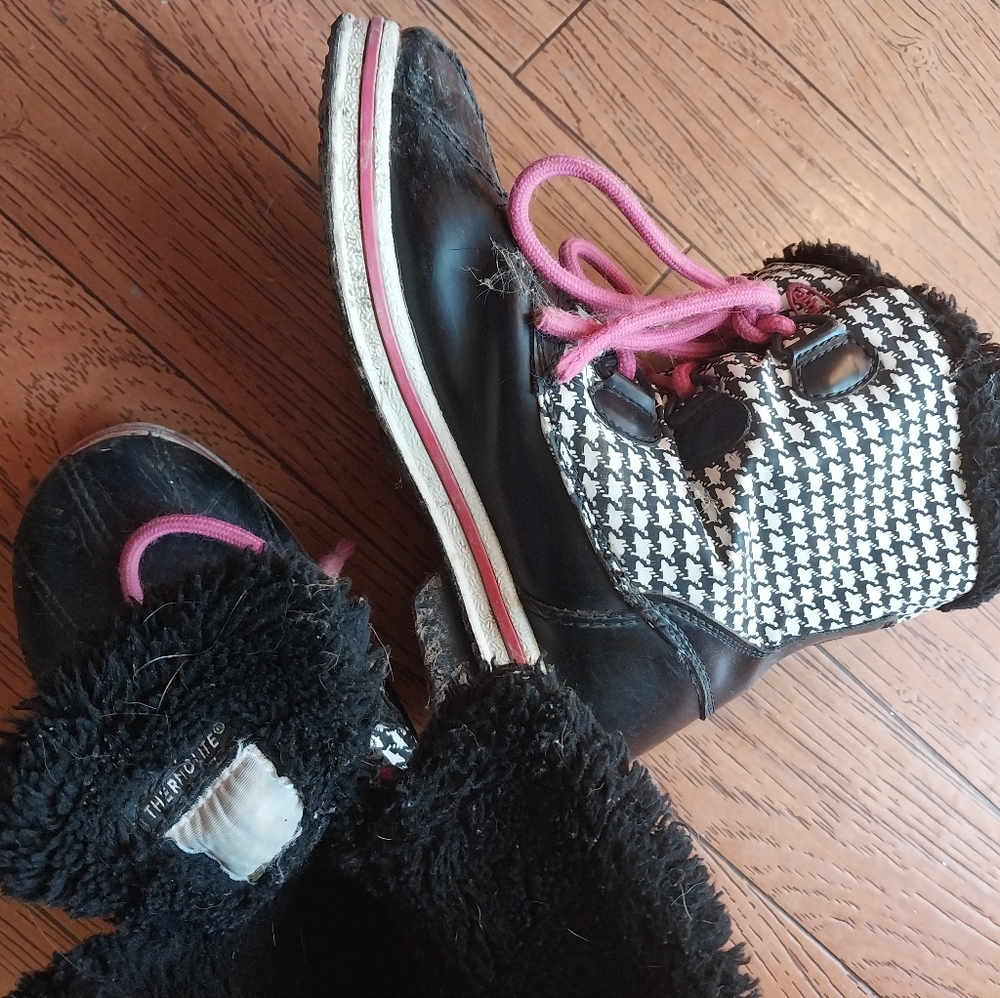 Vintage size 2 girls snow boots